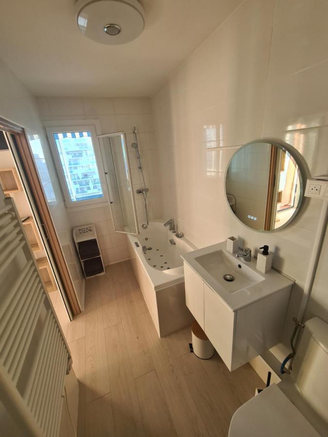 Appartement Lumineux Avec Vue Sur Mer A 50 M De La Plage Et Du Centre La Grande Motte Exterior photo